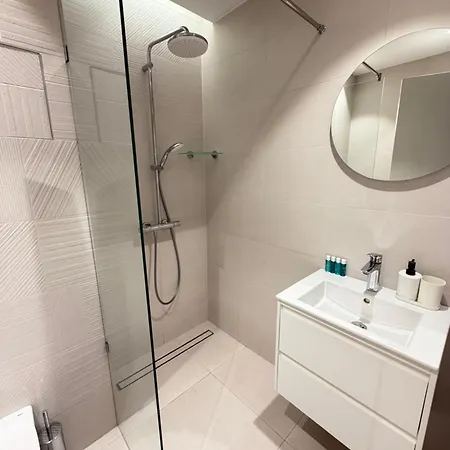 Positano Cosy Near Metro Working Desk And Wifi Appartement
